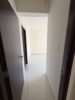 Furnished Amenities in 2 BHK Apartment at Kalpataru Vivant, Jogeshwari East – for Rent
