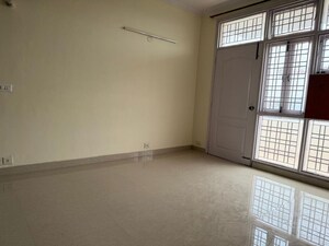 Room in 3 BHK Builder Floor at Raheja Teachers Apartments, Sector 31 – for Sale
