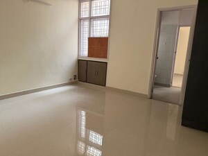 Room in 3 BHK Builder Floor at Raheja Teachers Apartments, Sector 31 – for Sale