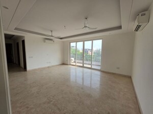 3 BHK Builder Floor For Rent in Sector 45