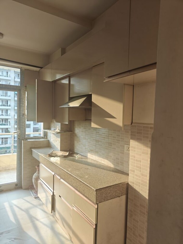 Kitchen, indiabulls-centrum-park 2.5 Bedroom 1481 Sq.Ft. Apartment In Sector 103 Gurgaon 10758592