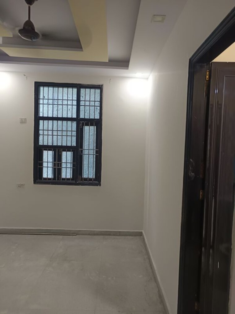 Room, rohini sector 7 2 Bedroom 650 Sq.Ft. Builder Floor In Rohini Sector 7 Delhi 10759018