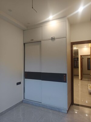 Room in 3 BHK Builder Floor at Rohini Sector 7 – for Rent