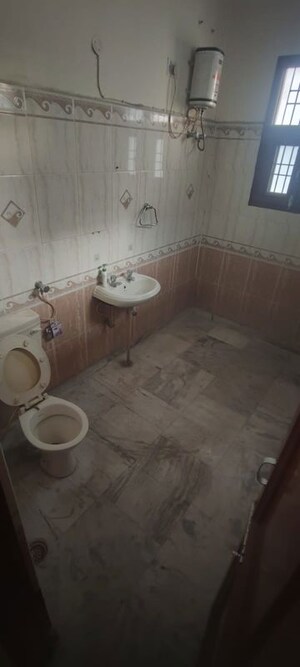 Bathroom in 1 BHK Independent House at Sector 7 – for Rent
