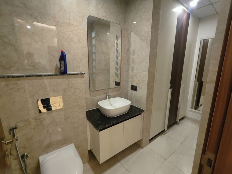 Bathroom, raj-one-good-earth 3 Bedroom 1616 Sq.Ft. Apartment In Sector 71 Gurgaon 10759067