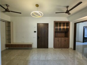 Room in 2 BHK Apartment at Smart World Orchard, Sector 61 – for Rent