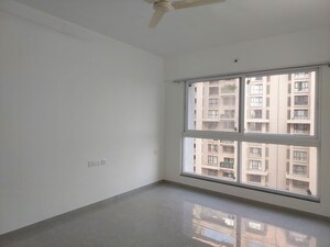Room in 2 BHK Apartment at Zen Elite, Kharadi – for Rent