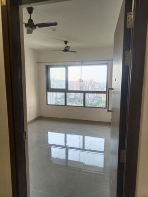 1 BHK Apartment For Rent in Lodha Amara Tower 23, Kolshet Road