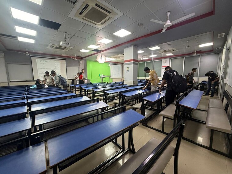 Team Area, prestige-point Commercial Office Space 6500 Sq.Ft. In Shukrawar Peth Pune 10759092