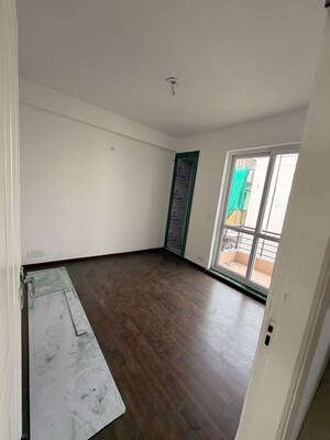 Room in 3 BHK Independent House at Bptp Park Floors I, Sector 77 – for Sale