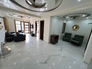 Living Room in 3 BHK Builder Floor at Sector 52 – for Rent