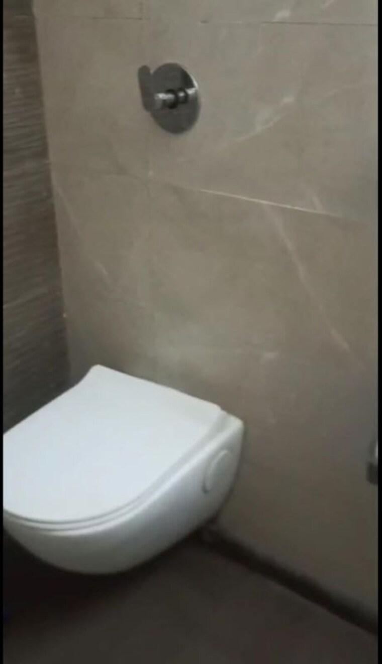Bathroom, roha-satsang-bharti 3 Bedroom 1150 Sq.Ft. Apartment In Malad East Mumbai 10758853