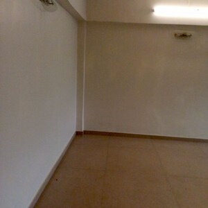 Room in 3 BHK Apartment at Roop Darshani, Juhu Road – for Rent