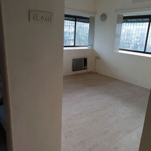 Room in 3 BHK Apartment at Roop Darshani, Juhu Road – for Rent