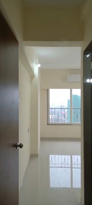 Room in 2 BHK Apartment at Kelkar Wadi – for Rent