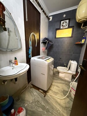 Team Area in 3 BHK Builder Floor at Paschim Vihar – for Sale
