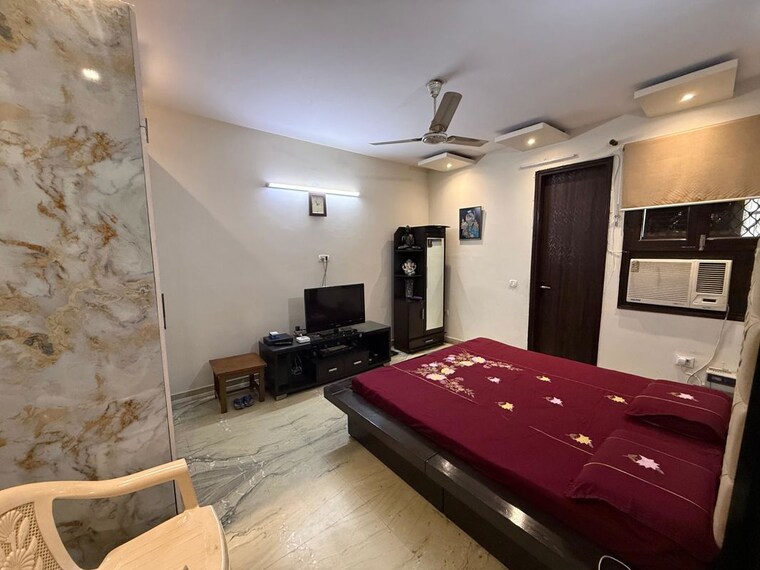 Kitchen, paschim vihar 3 Bedroom 200 Sq.Yd. Builder Floor In Paschim Vihar Delhi 10759163