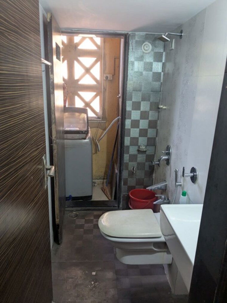 Bathroom, pride-presidency-luxuria 2 Bedroom 705 Sq.Ft. Apartment In Ghodbunder Road Thane 10759162
