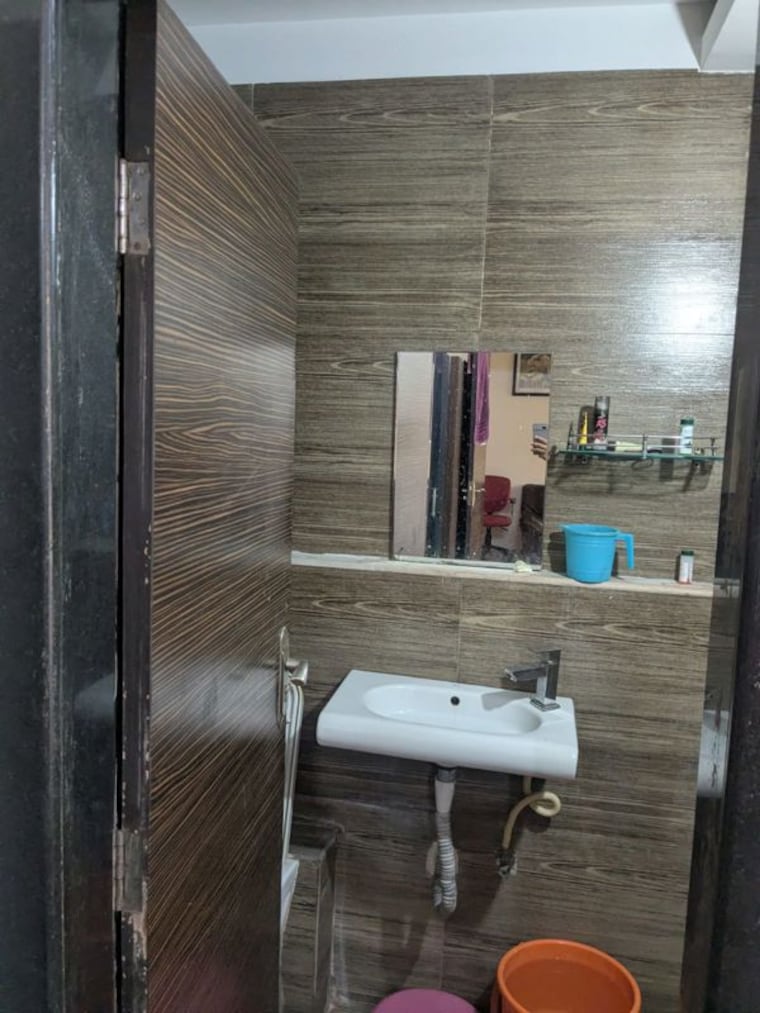 Bathroom, pride-presidency-luxuria 2 Bedroom 705 Sq.Ft. Apartment In Ghodbunder Road Thane 10759162