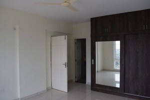 Room in 3 BHK Apartment at Mahaveer Ranches, Hosa Road – for Rent