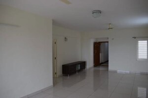 Room in 3 BHK Apartment at Mahaveer Ranches, Hosa Road – for Rent