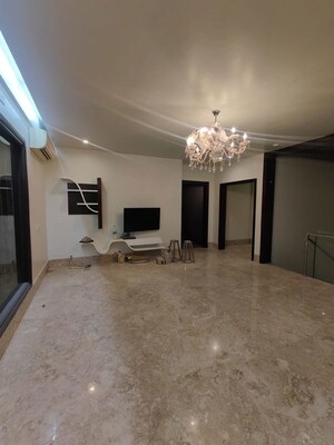 Room in 3 BHK Penthouse at Frazer Town – for Rent