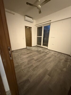 Master Bedroom in 2.5 BHK Apartment at Antriksh Golf View, Sector 78 – for Sale