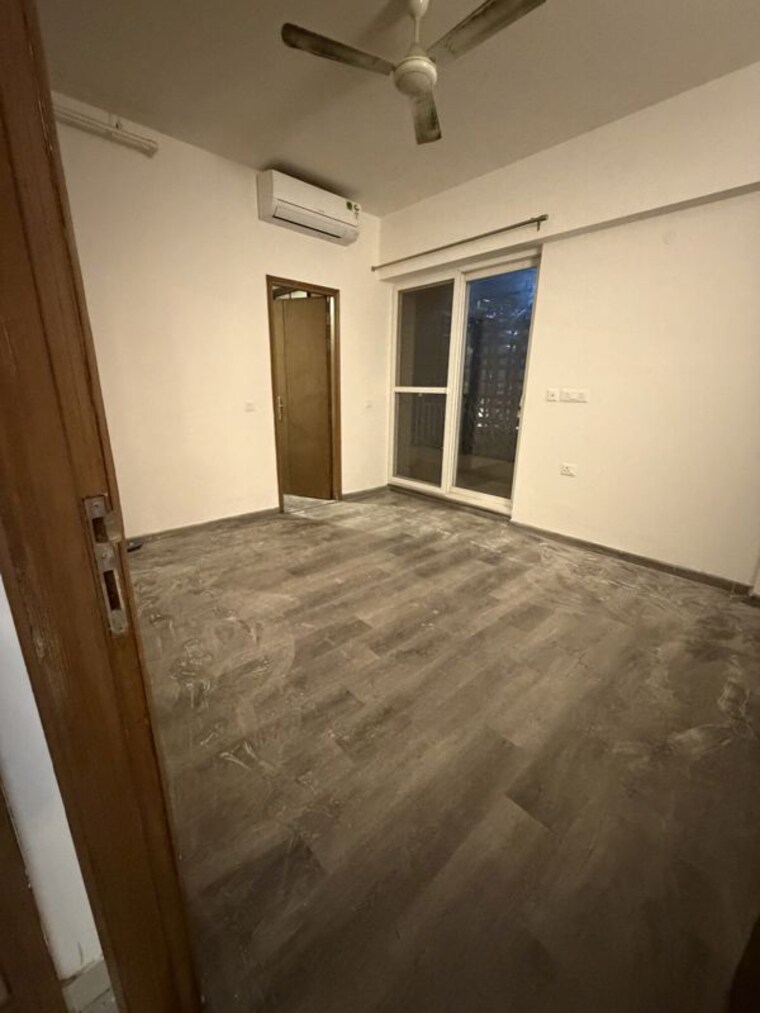 Master Bedroom, antriksh-golf-view 2.5 Bedroom 1140 Sq.Ft. Apartment In Sector 78 Noida 10759209