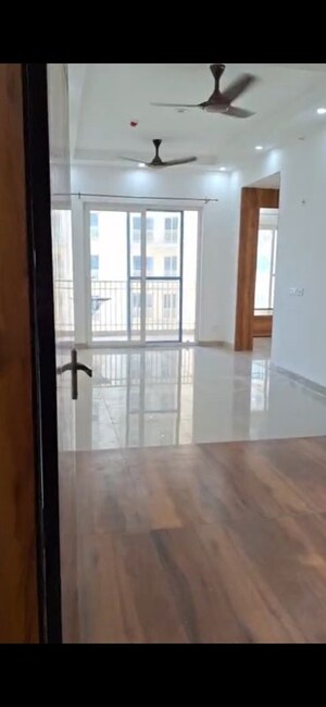 Room in 2.5 BHK Apartment at Capital Athena, Sector 1 Greater Noida – for Sale