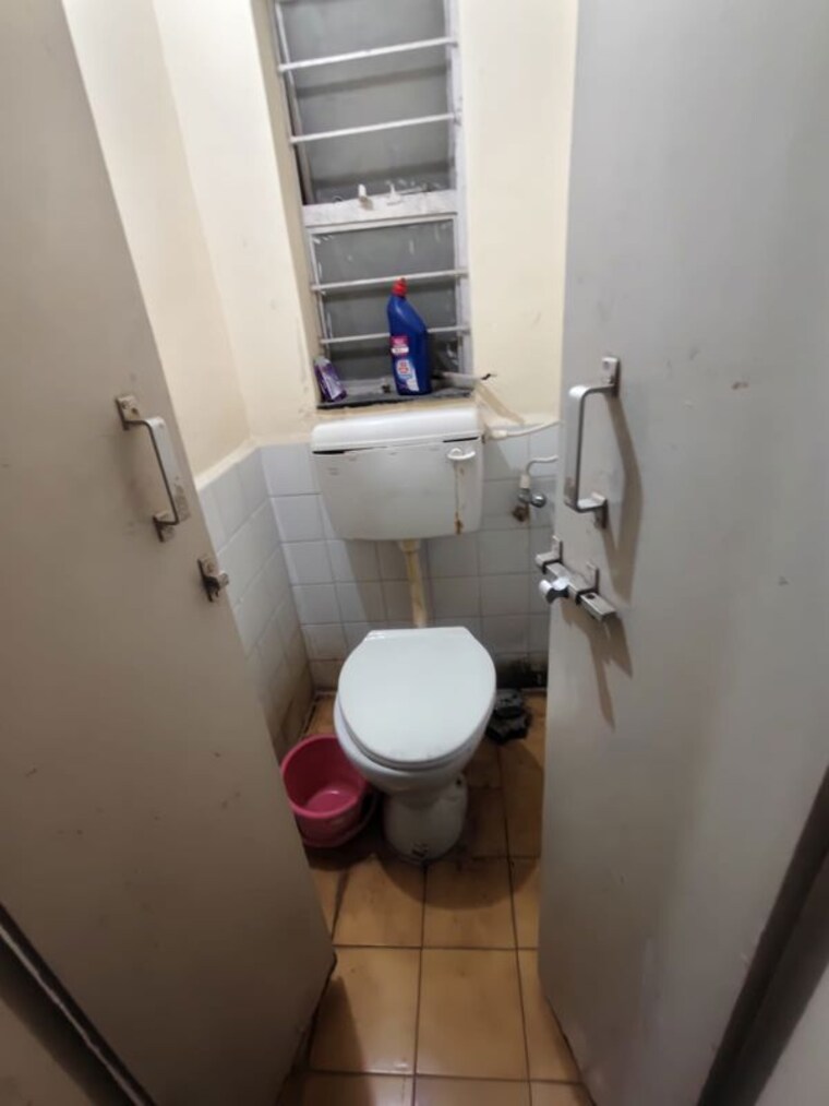 Bathroom, westend-mall 1 Bedroom 550 Sq.Ft. Apartment In Aundh Pune 10759258