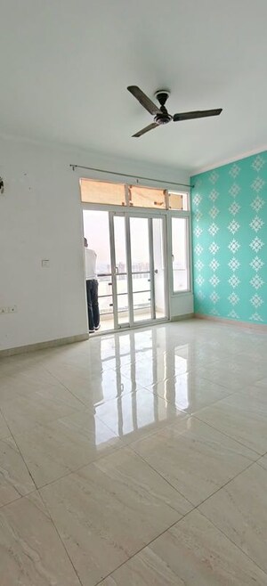 Room in 3 BHK Apartment at Chandra Panorama, Sushant Golf City – for Rent