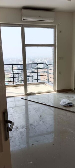 Room in 4 BHK Apartment at Dhoot Time Residency, Sector 63 – for Sale