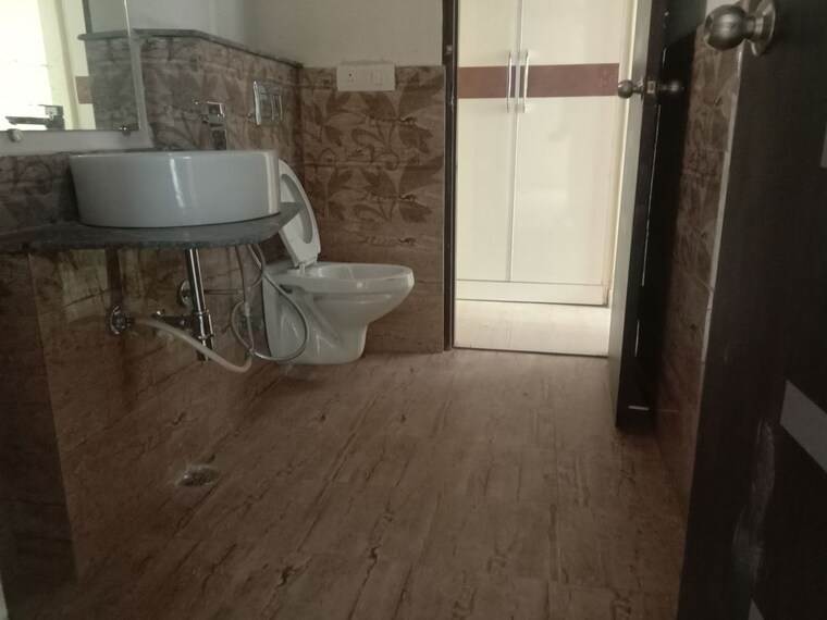 Bathroom, gaur-sportswood 3 Bedroom 1700 Sq.Ft. Apartment In Sector 79 Noida 10759270