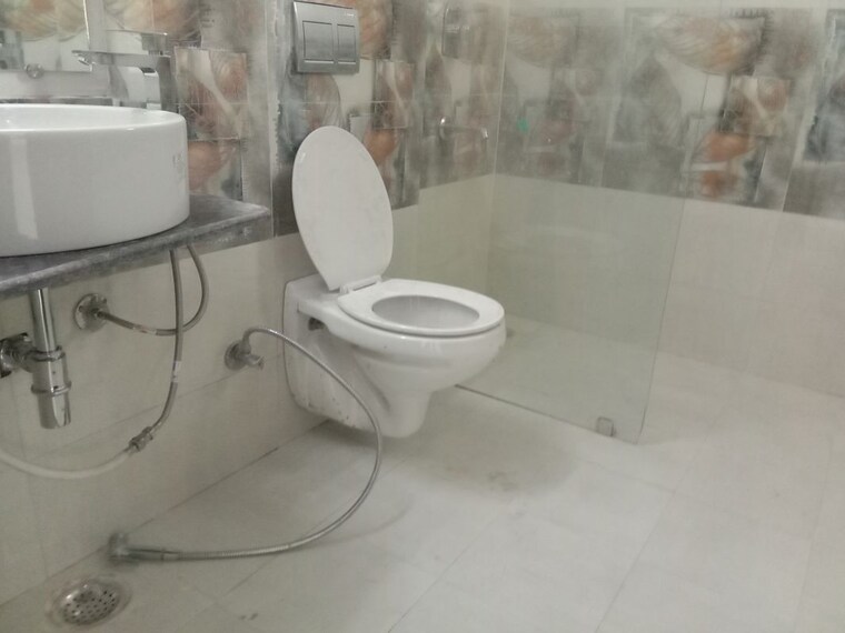 Bathroom, gaur-sportswood 3 Bedroom 1700 Sq.Ft. Apartment In Sector 79 Noida 10759270