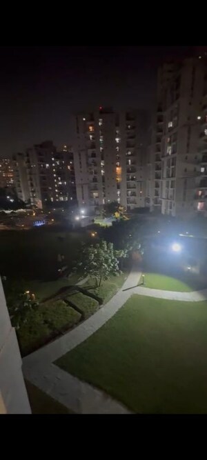 Swimming Pool in 3.5 BHK Apartment at Spaze Privy AT4, Sector 84 – for Rent