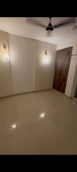 Room in 3.5 BHK Apartment at Spaze Privy AT4, Sector 84 – for Rent