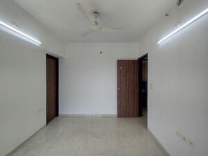 Room in 2 BHK Apartment at Piramal Vaikunth, Balkum Pada – for Rent