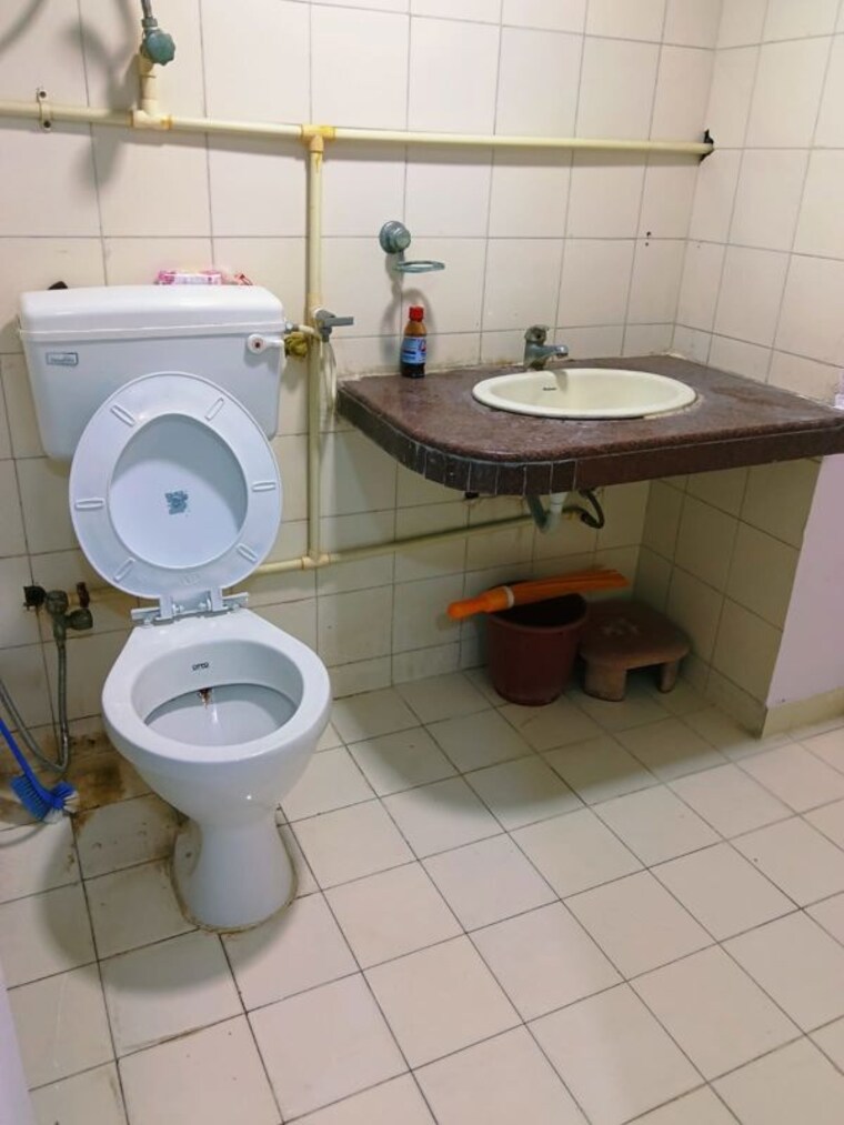Bathroom, royal-palms-piccadilly-condos 1 RK 344 Sq.Ft. Apartment In Goregaon East Mumbai 10759333