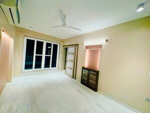Room in 3 BHK Apartment at Vasant Kunj – for Rent