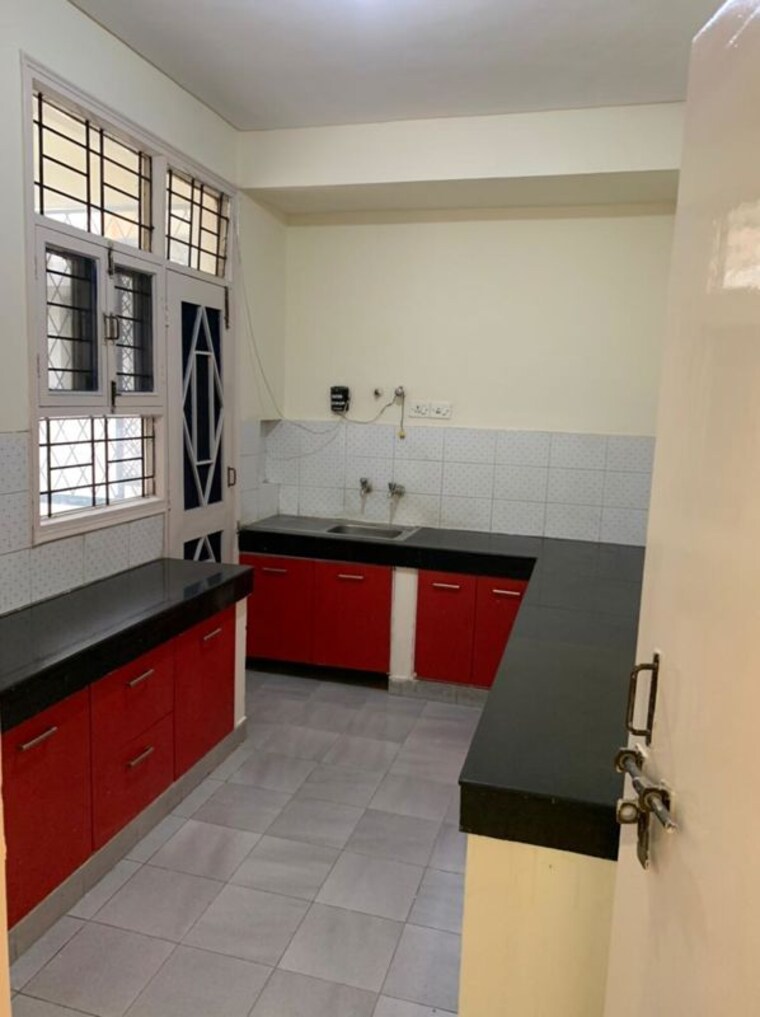Kitchen, unitech-south-city-ii 3 Bedroom 1802 Sq.Ft. Builder Floor In Sector 50 Gurgaon 10759395