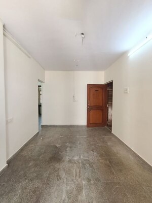 Room in 1 BHK Apartment at Ravi Legend 1 CHS, Dahisar West – for Rent