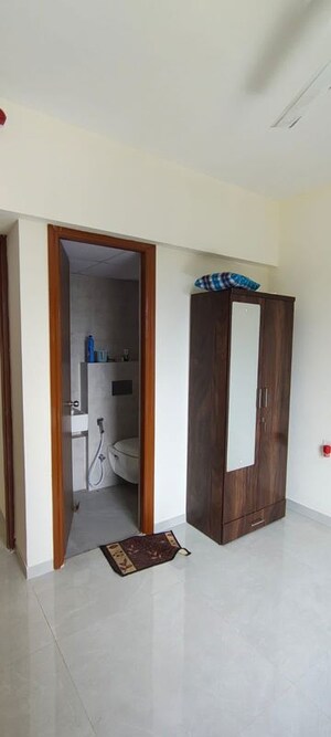 Room in 1 BHK Apartment at Siddha Sky Phase 4, Wadala – for Rent