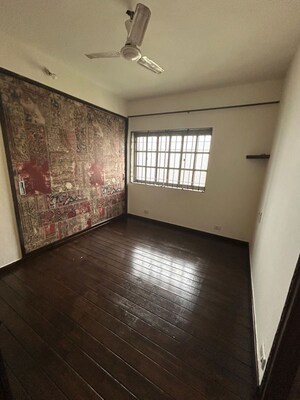 Room in 4 BHK Apartment at Siddhanchal CHS, Pawar Nagar – for Rent