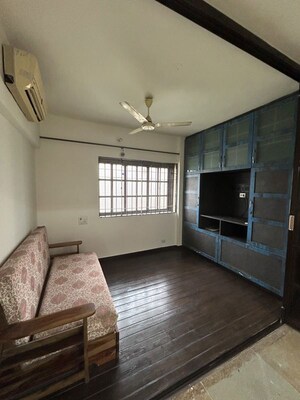 Room in 4 BHK Apartment at Siddhanchal CHS, Pawar Nagar – for Rent