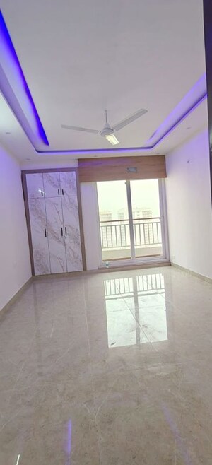 Room in 2 BHK Apartment at Rishita Mulberry Heights, Sushant Golf City – for Rent