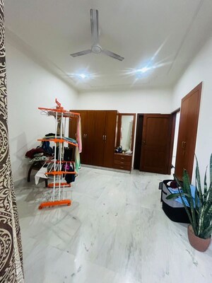 Bedroom in 2 BHK Builder Floor at Sector 38 – for Rent