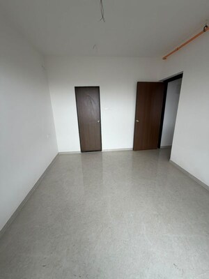 Room in 1 BHK Apartment at Malad West – for Rent