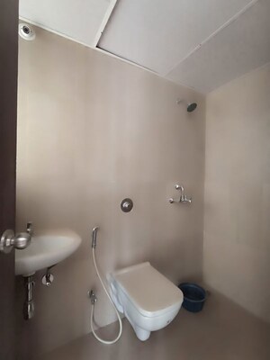 Bathroom in 1.5 BHK Apartment at Runwal My City Phase II Cluster 05, Dombivli East – for Rent