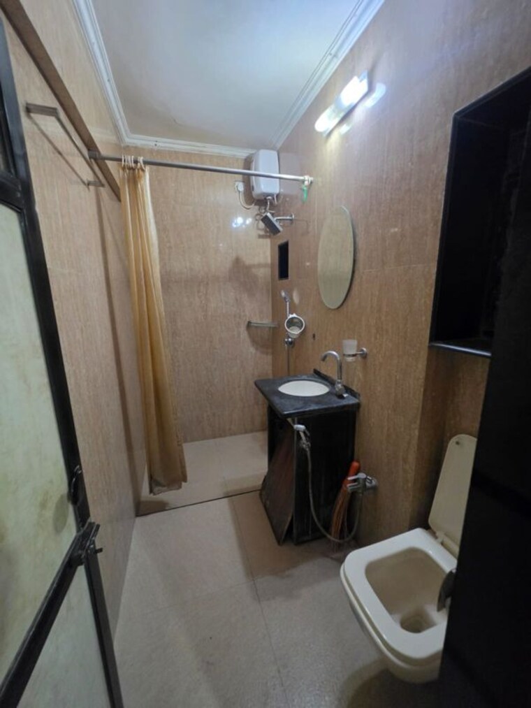 Bathroom, shapoorji-pallonji-vicinia 3 Bedroom 1015 Sq.Ft. Apartment In Powai Mumbai 10759511