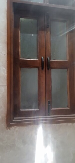 Furnished Amenities in 3 BHK Builder Floor at Mahavir Enclave 1 – for Sale
